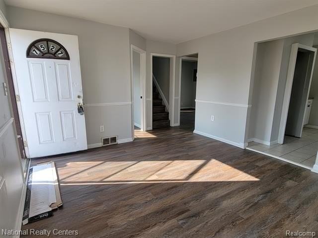 7527 Ford Ave - Photo 3 of 14