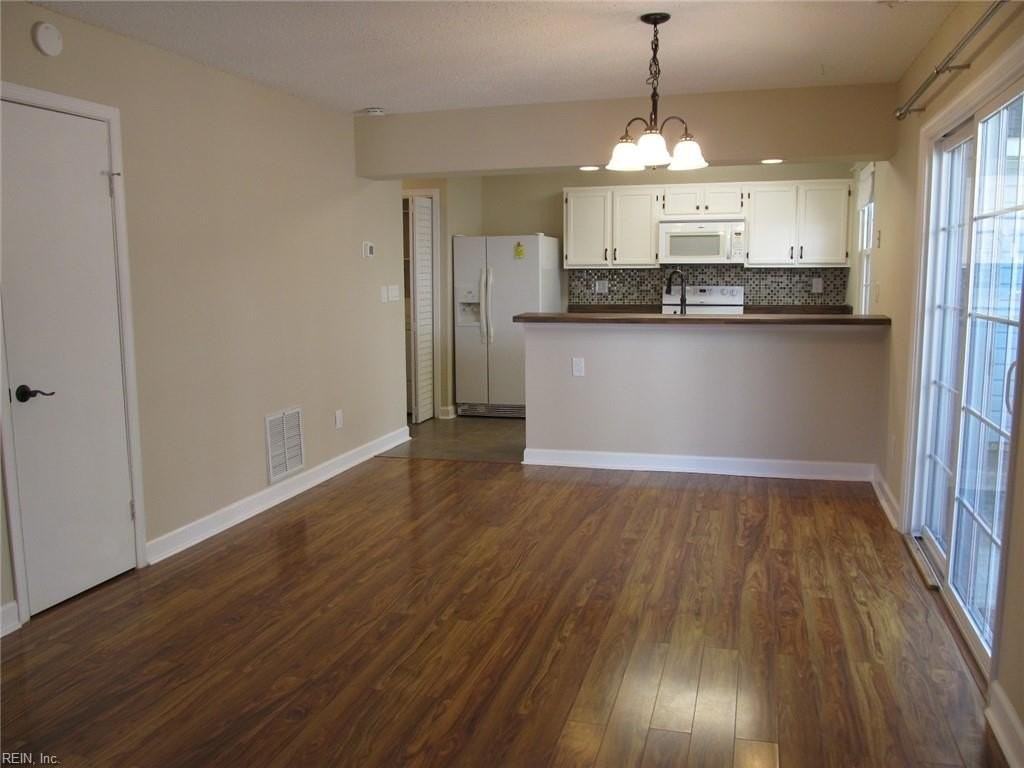 4650 Genoa Cir - Photo 5 of 31