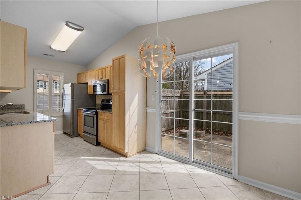 3817R Clearwood Ct - Photo 5 of 28