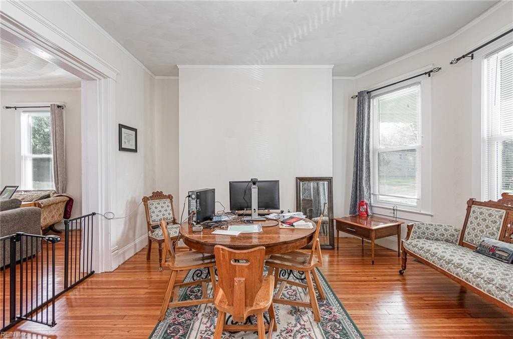 228 W 28th St - Photo 3 of 26