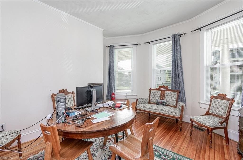 228 W 28th St - Photo 4 of 26