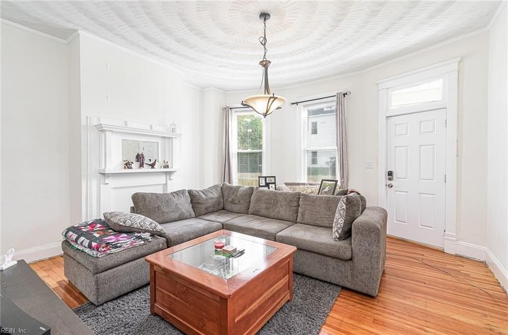 228 W 28th St - Photo 7 of 26