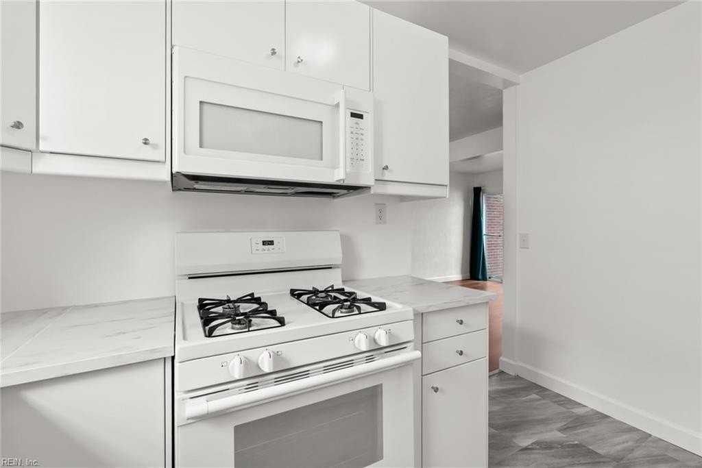 903R Sherman Ln - Photo 3 of 23