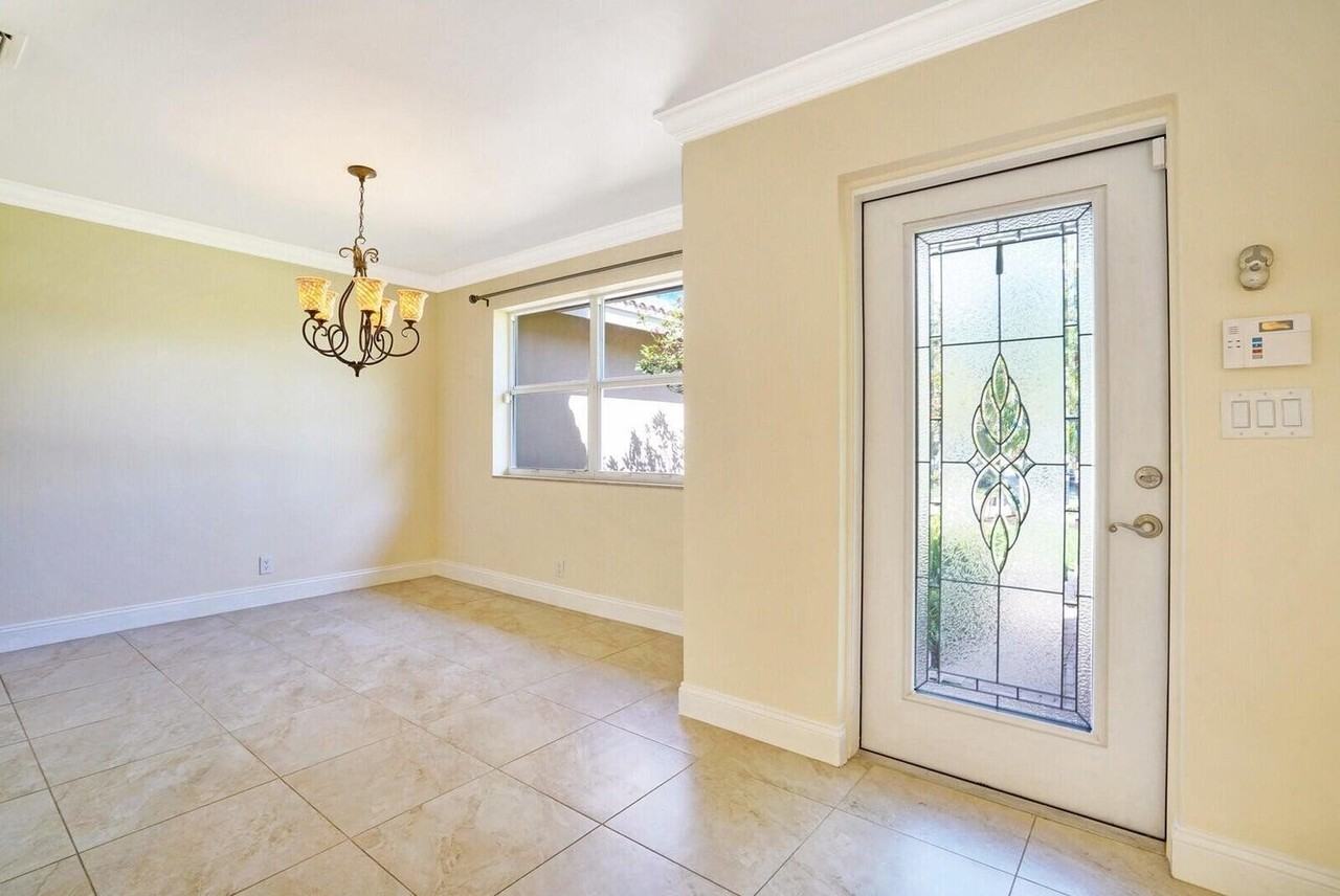 1104 Little Harbor Dr - Photo 4 of 33