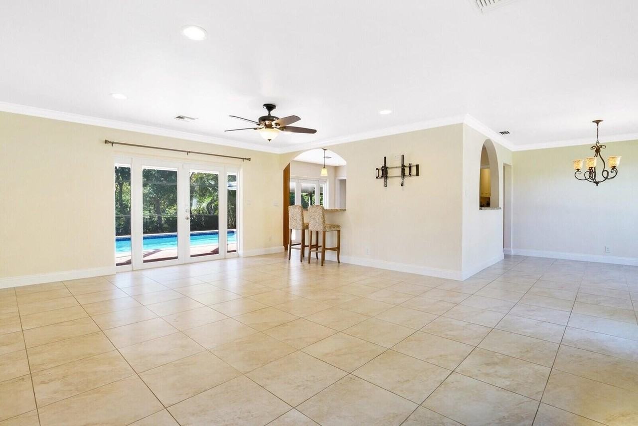 1104 Little Harbor Dr - Photo 5 of 33