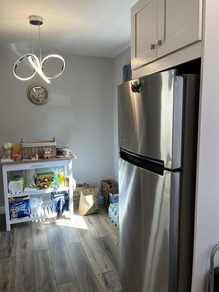 812 Burgundy Q - Photo 4 of 13