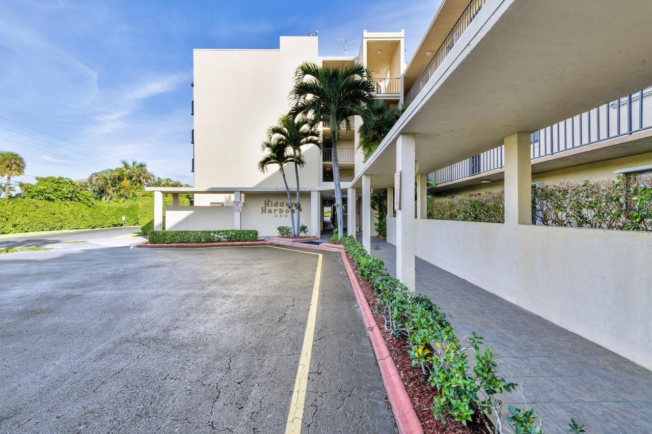 890 N Federal Hwy #406 - Photo 4 of 50