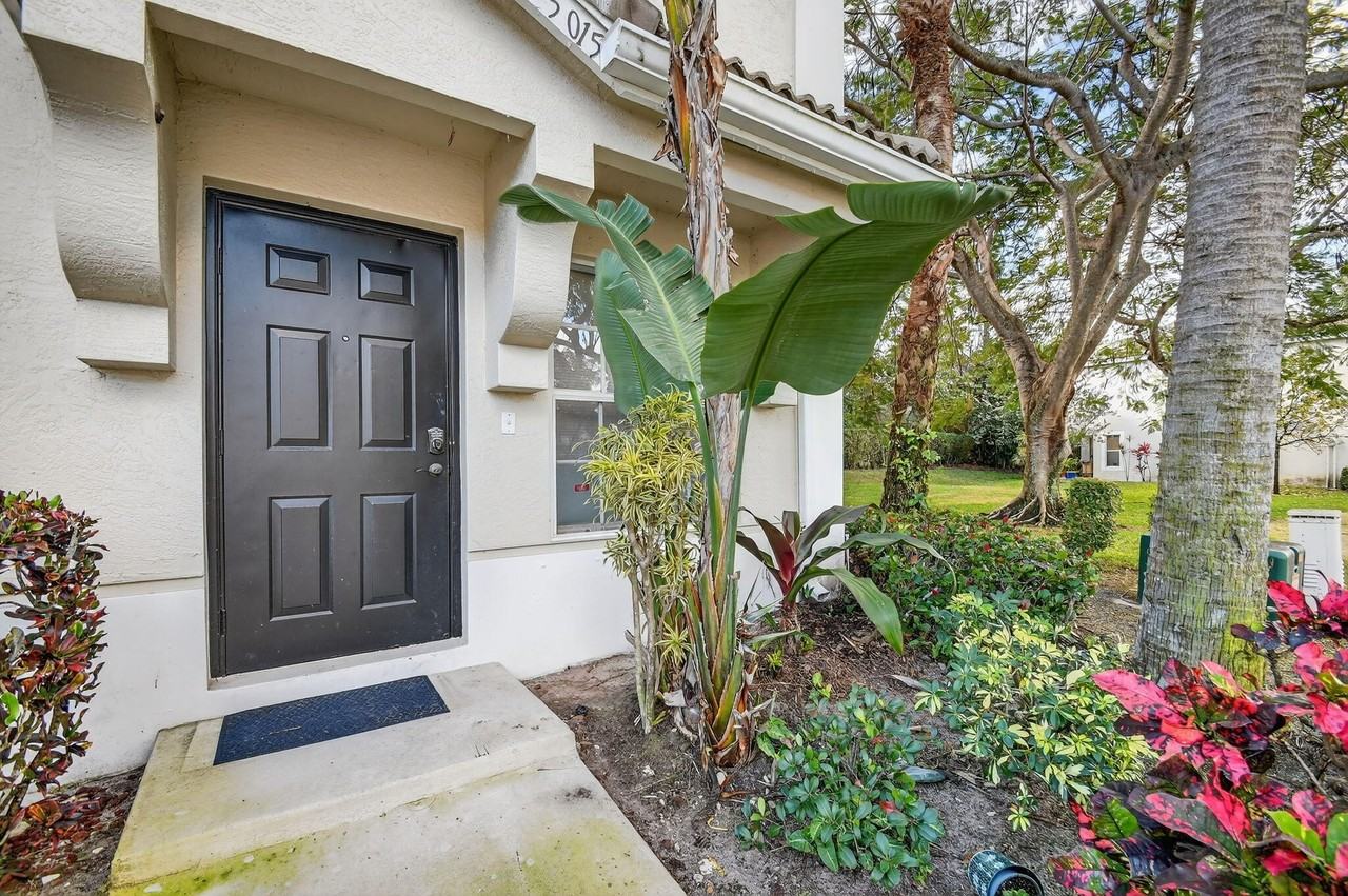 5015 Palmbrooke Cir - Photo 5 of 50