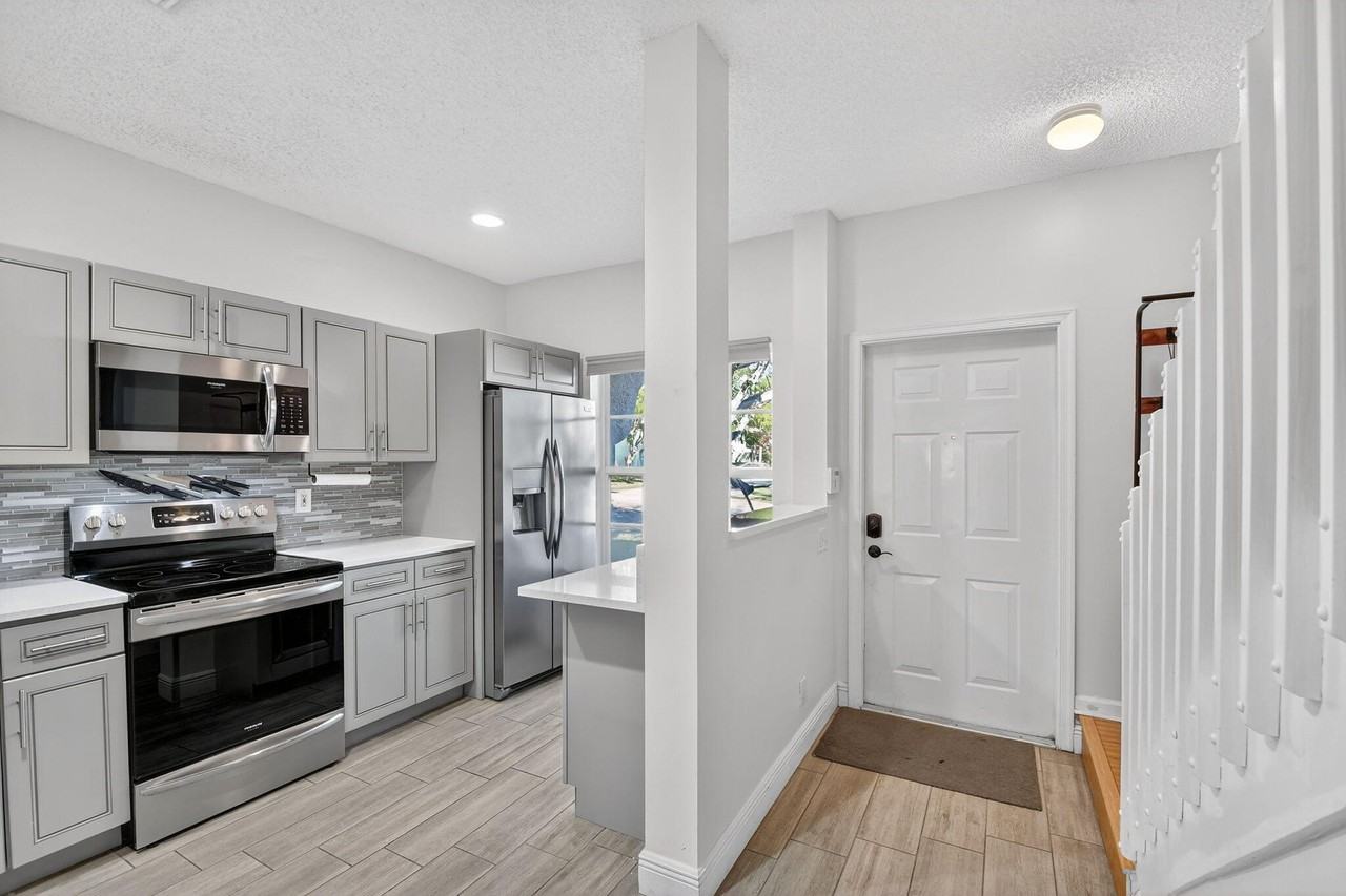 5015 Palmbrooke Cir - Photo 7 of 50