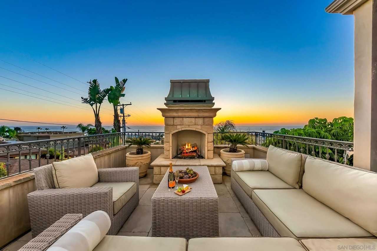 730 Stratford Ct - Photo 3 of 50