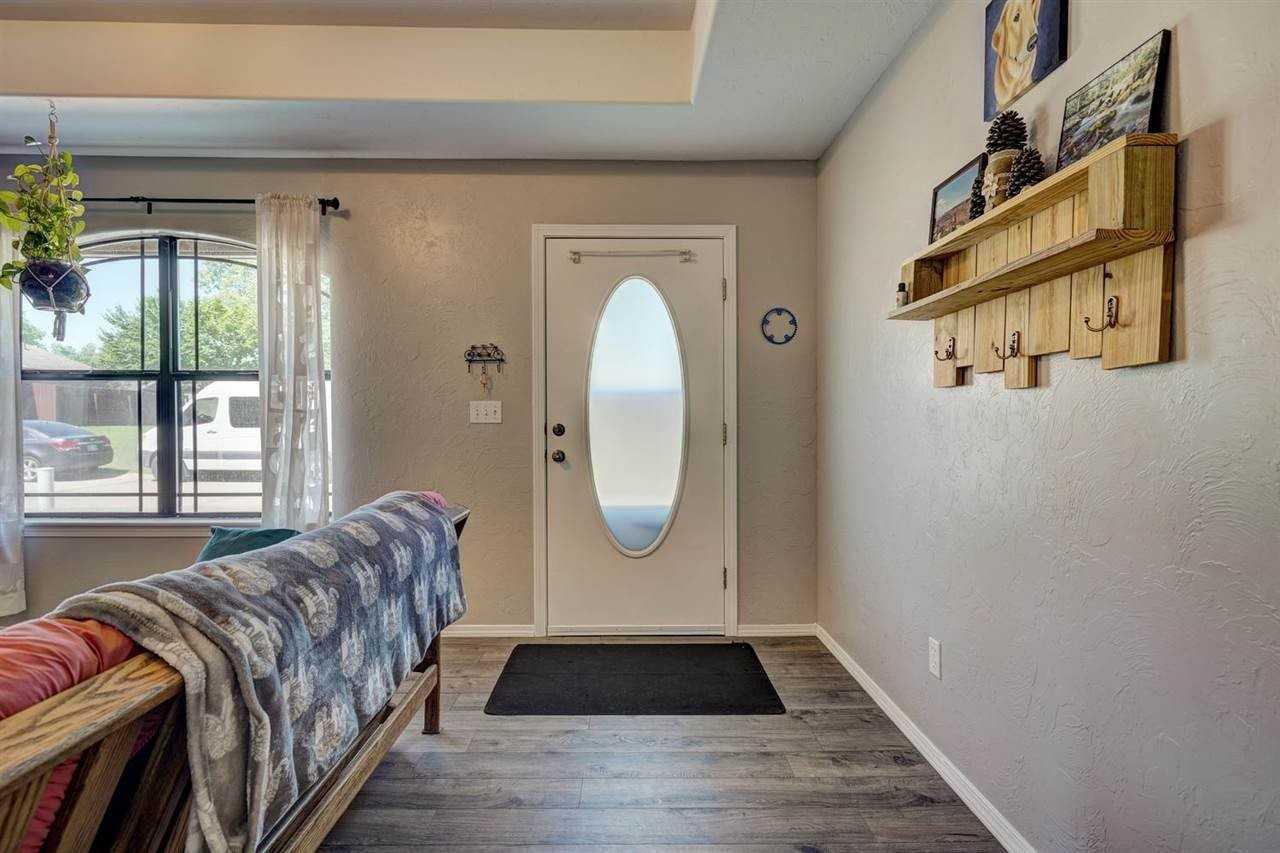 2321 Timbercrest Dr - Photo 2 of 27