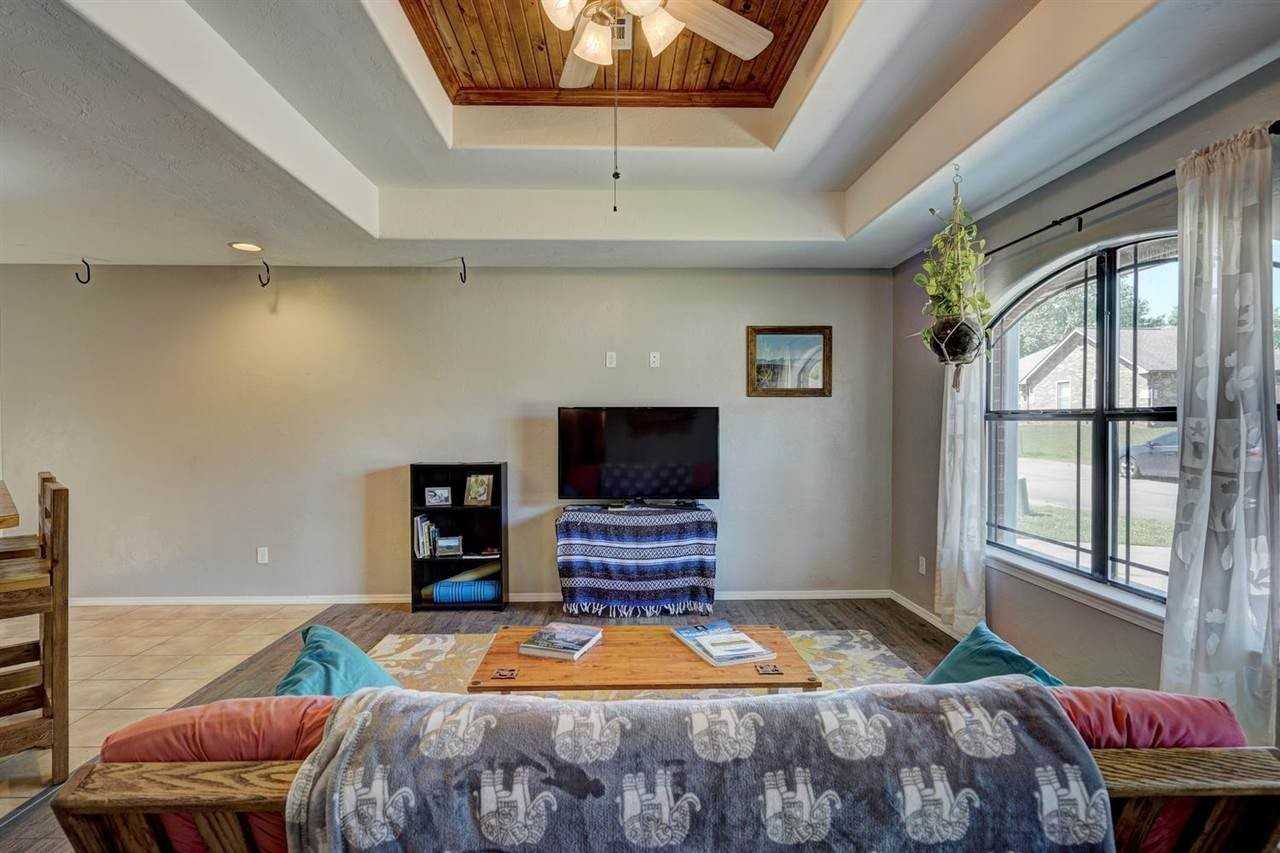 2321 Timbercrest Dr - Photo 4 of 27