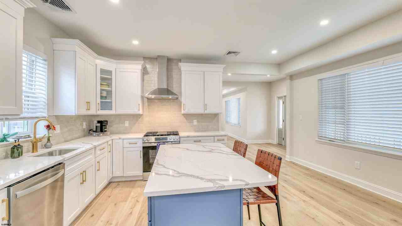 129 N New Haven Ave - Photo 5 of 20