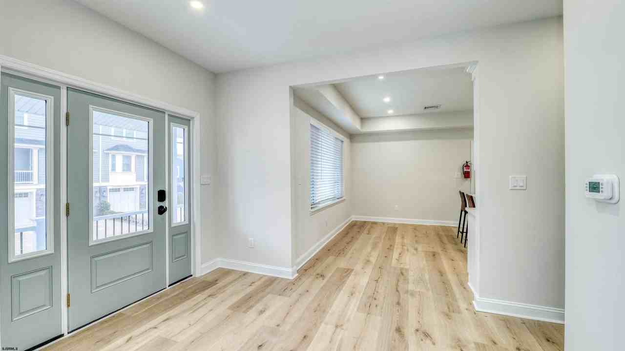 129 N New Haven Ave - Photo 6 of 20