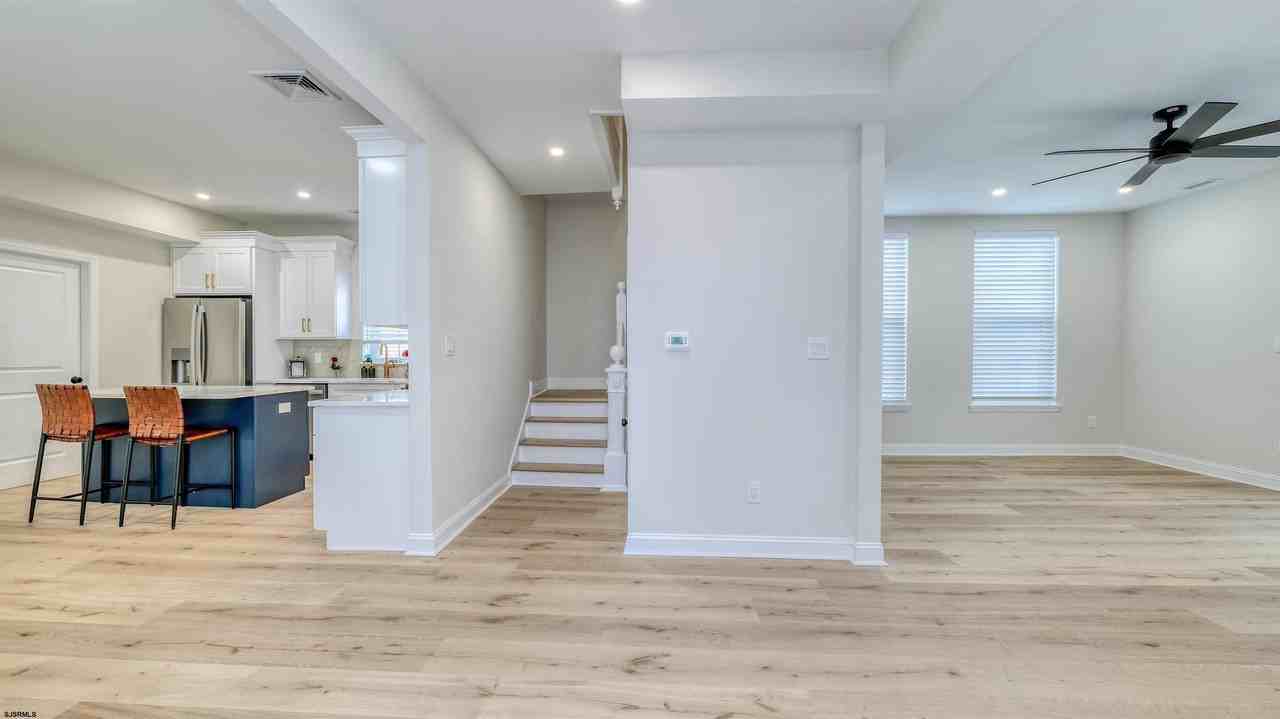 129 N New Haven Ave - Photo 7 of 20