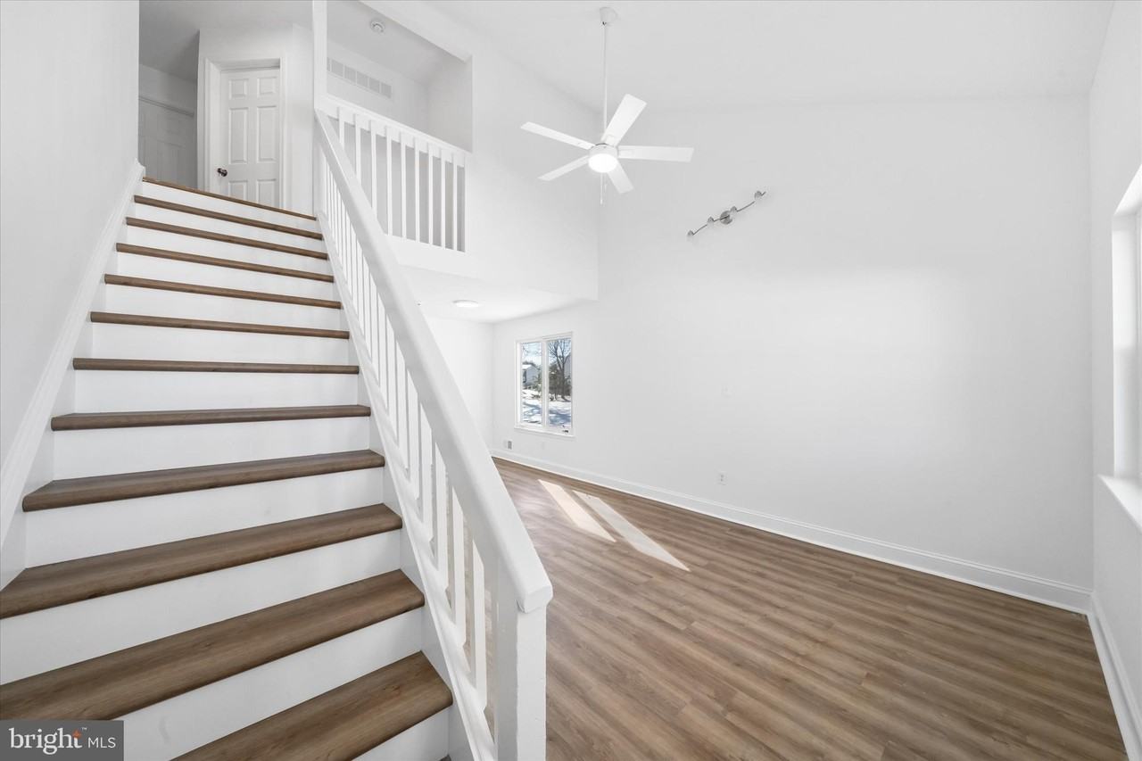 11 Wedgefield Ct - Photo 3 of 26