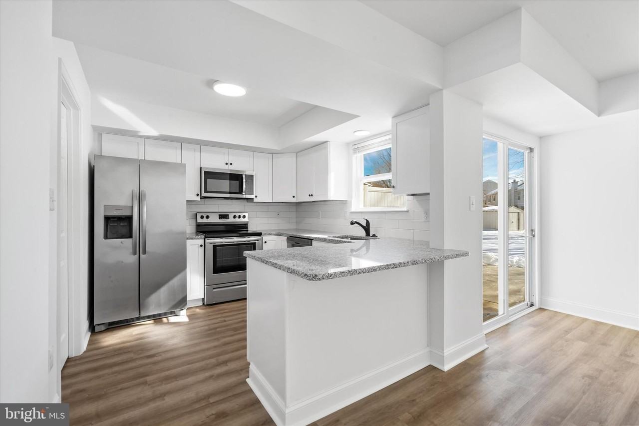 11 Wedgefield Ct - Photo 5 of 26