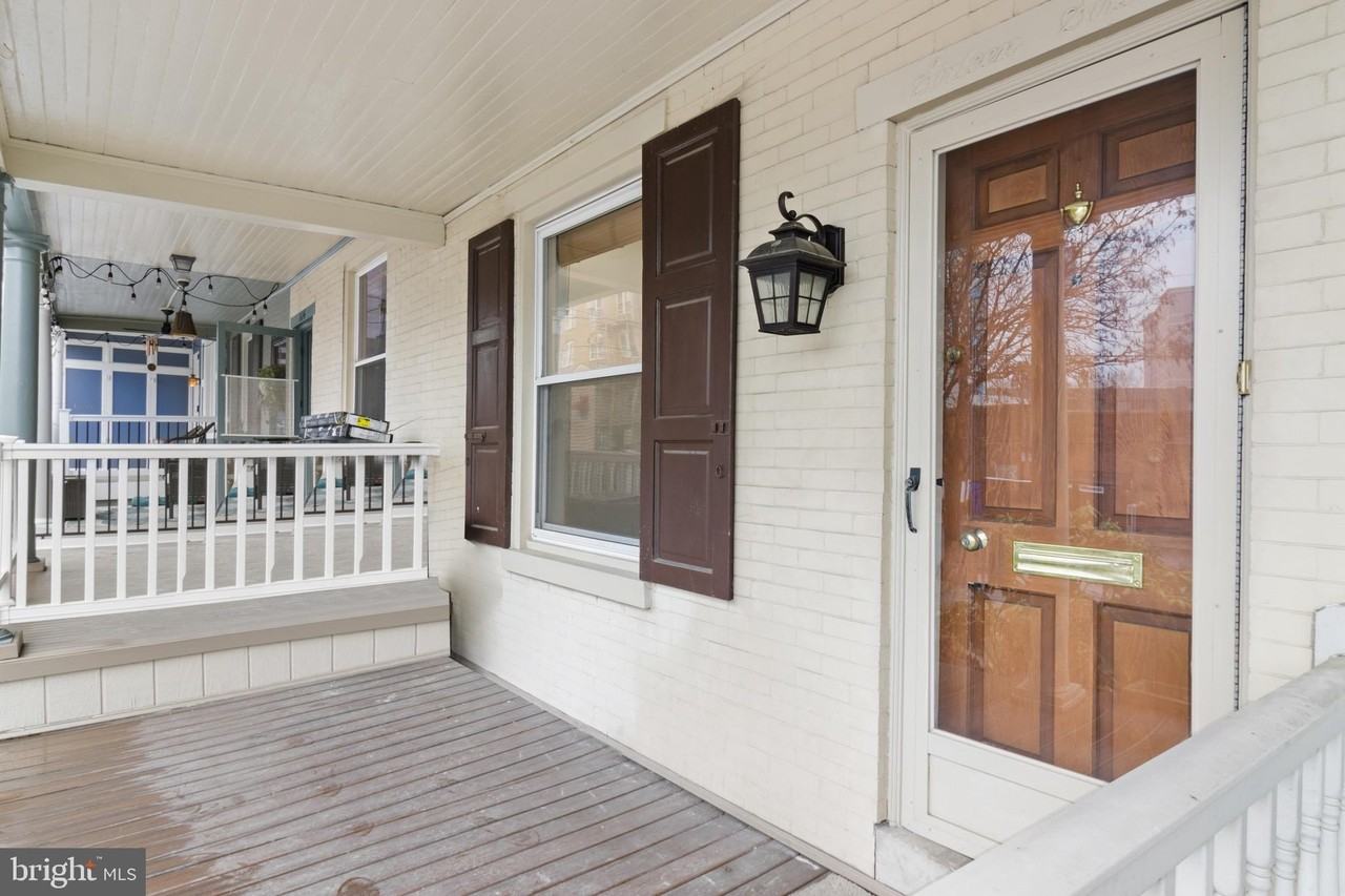 1616 W 16th St - Photo 2 of 15