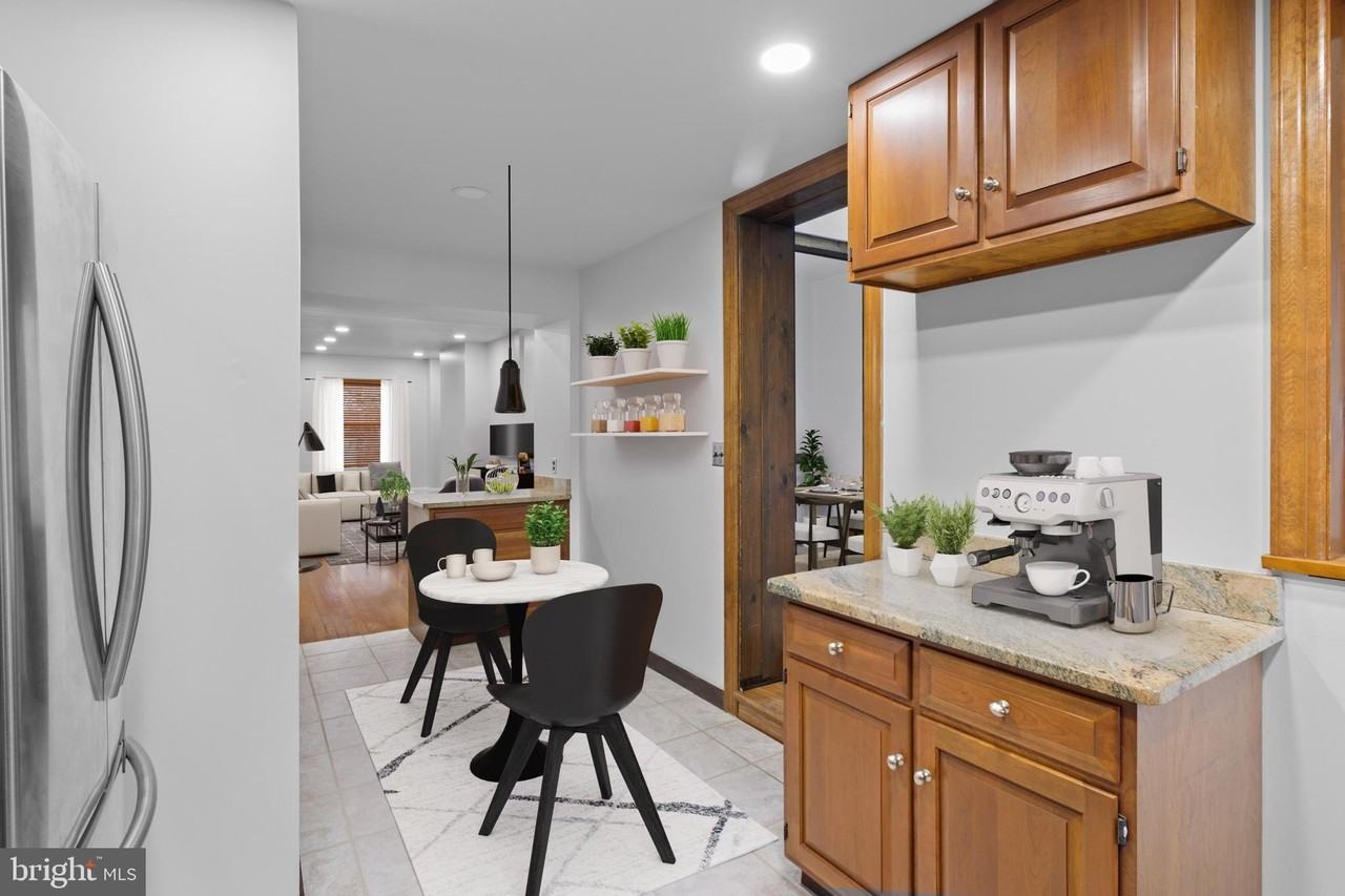 1616 W 16th St - Photo 4 of 15