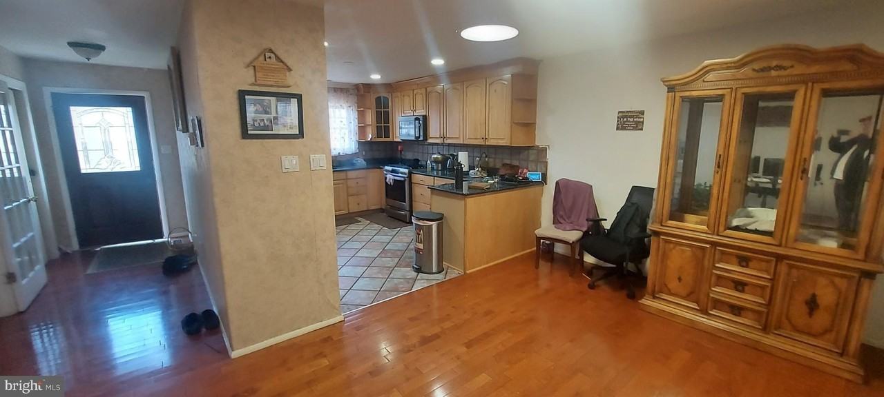 18523 Mountain Laurel Ter - Photo 4 of 32