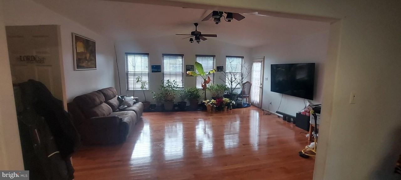 18523 Mountain Laurel Ter - Photo 7 of 32