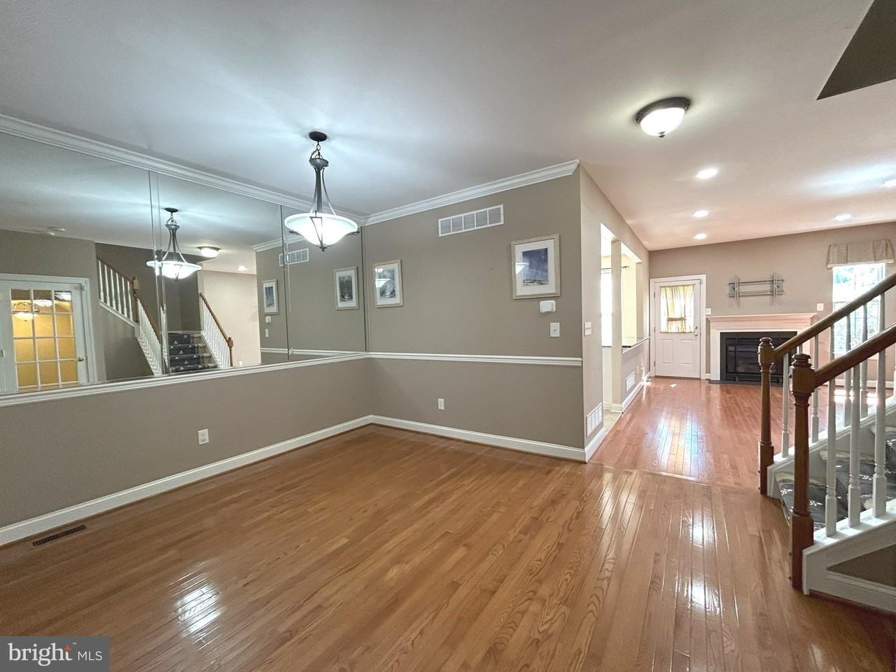 122 Providence Ln - Photo 7 of 38