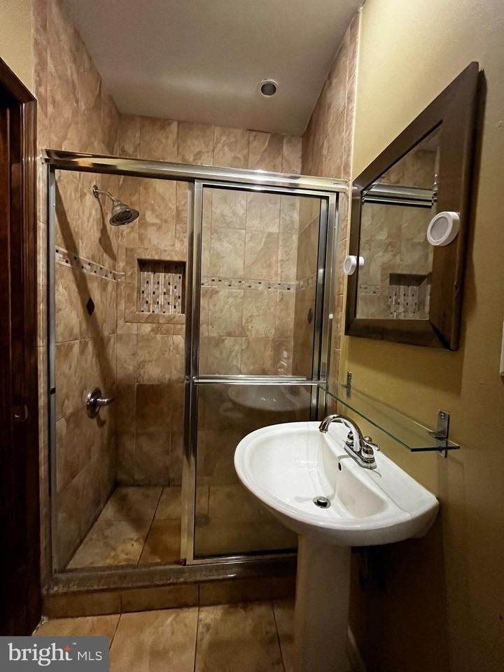 2044 Cherry St 2nd Fl #2ndFL - Photo 2 of 24