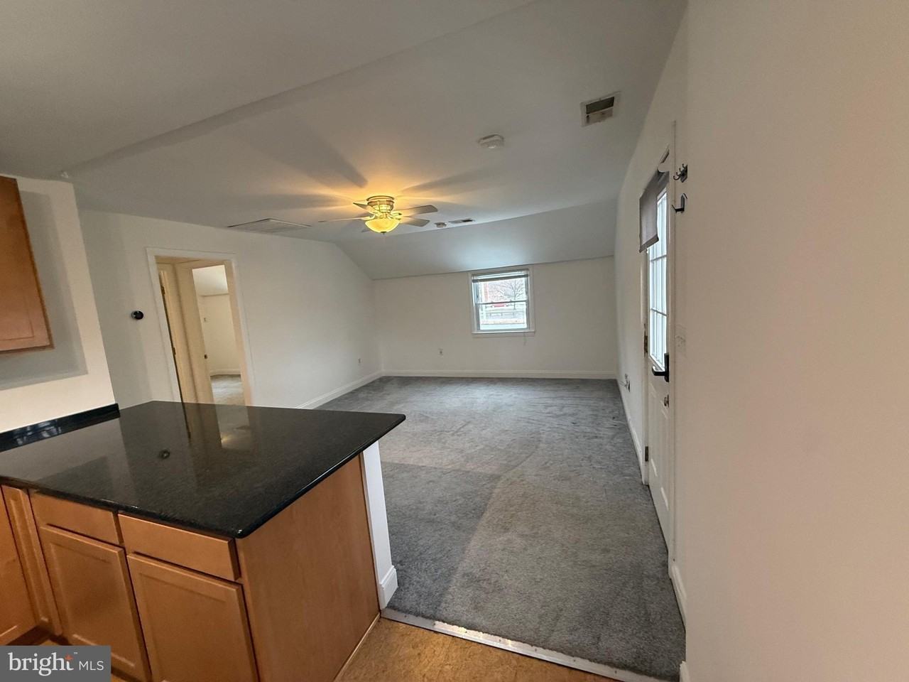 2616 Arlington Blvd Uppr Apt - Photo 4 of 18