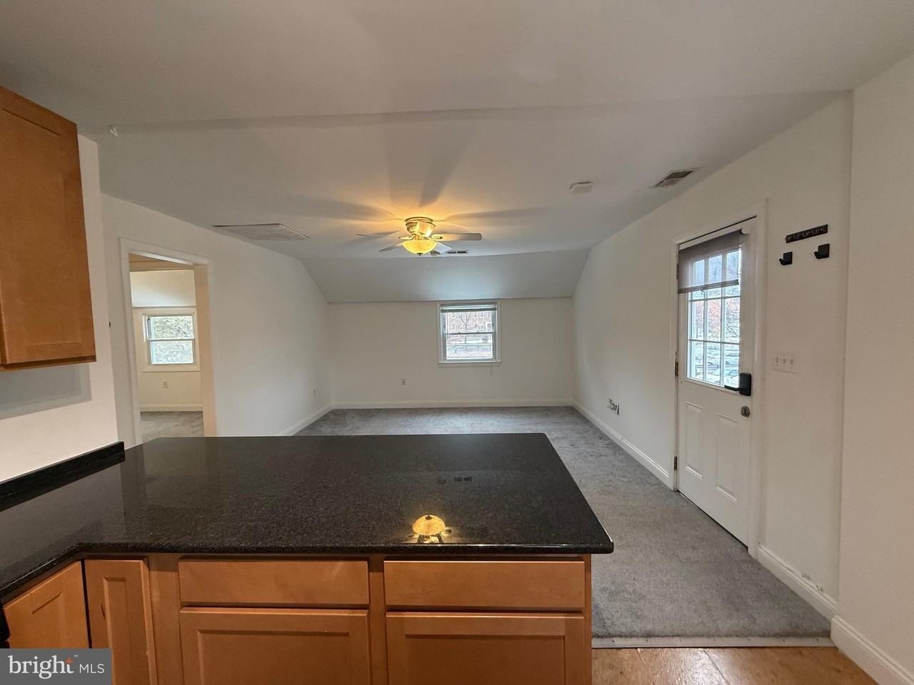 2616 Arlington Blvd Uppr Apt - Photo 5 of 18