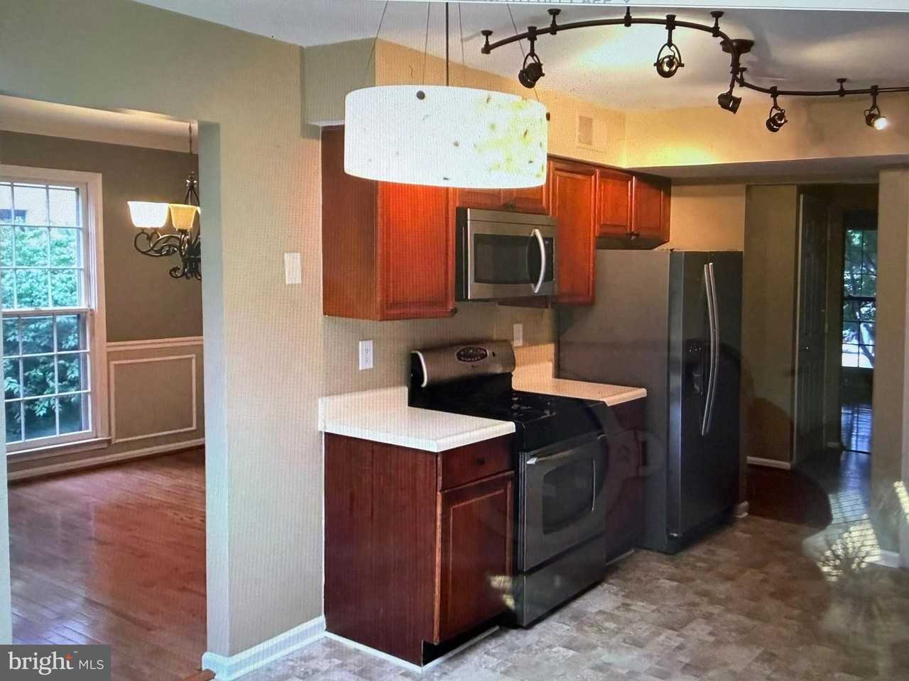 6236 Walkers Croft Way - Photo 4 of 16