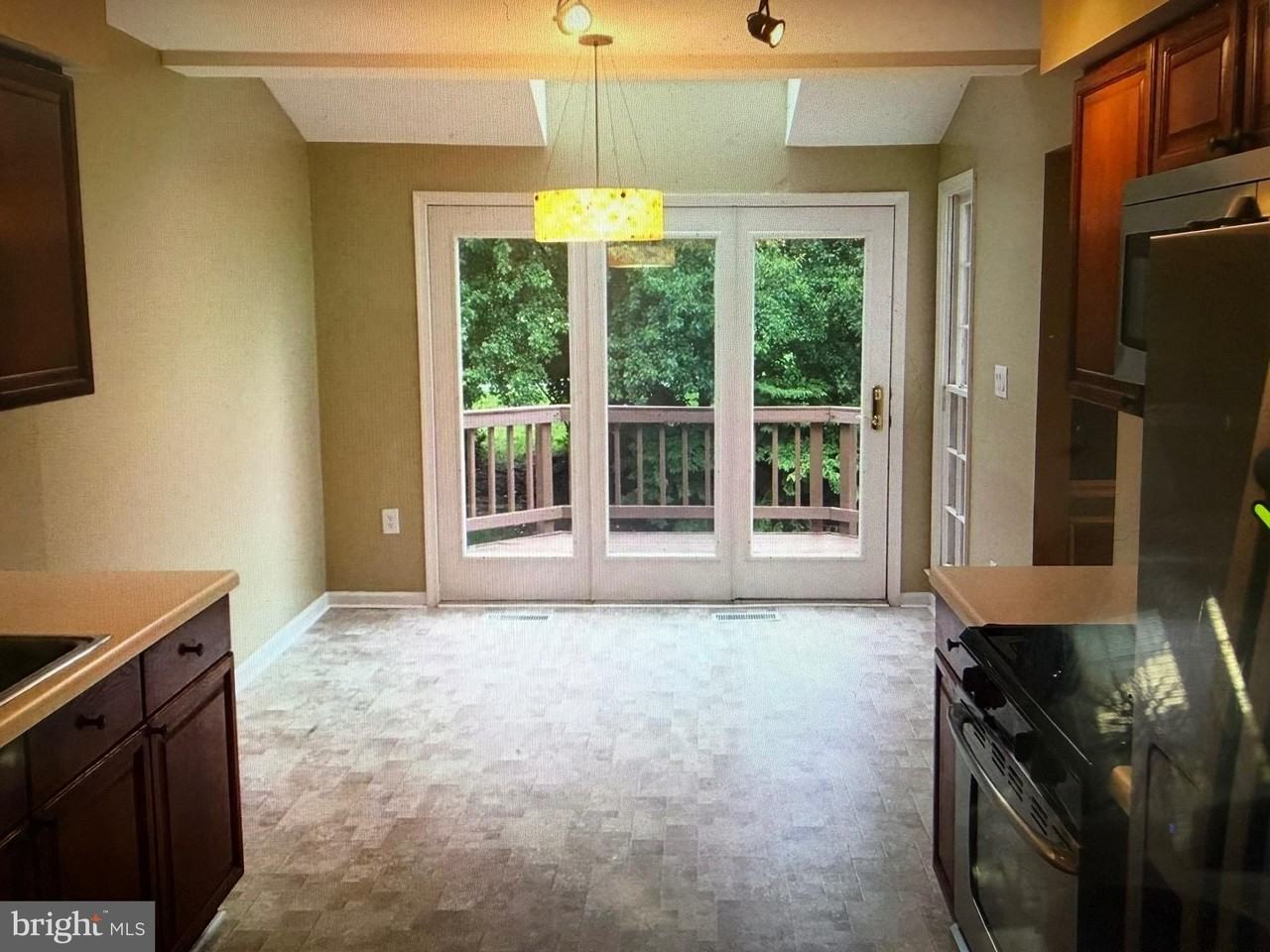 6236 Walkers Croft Way - Photo 5 of 16