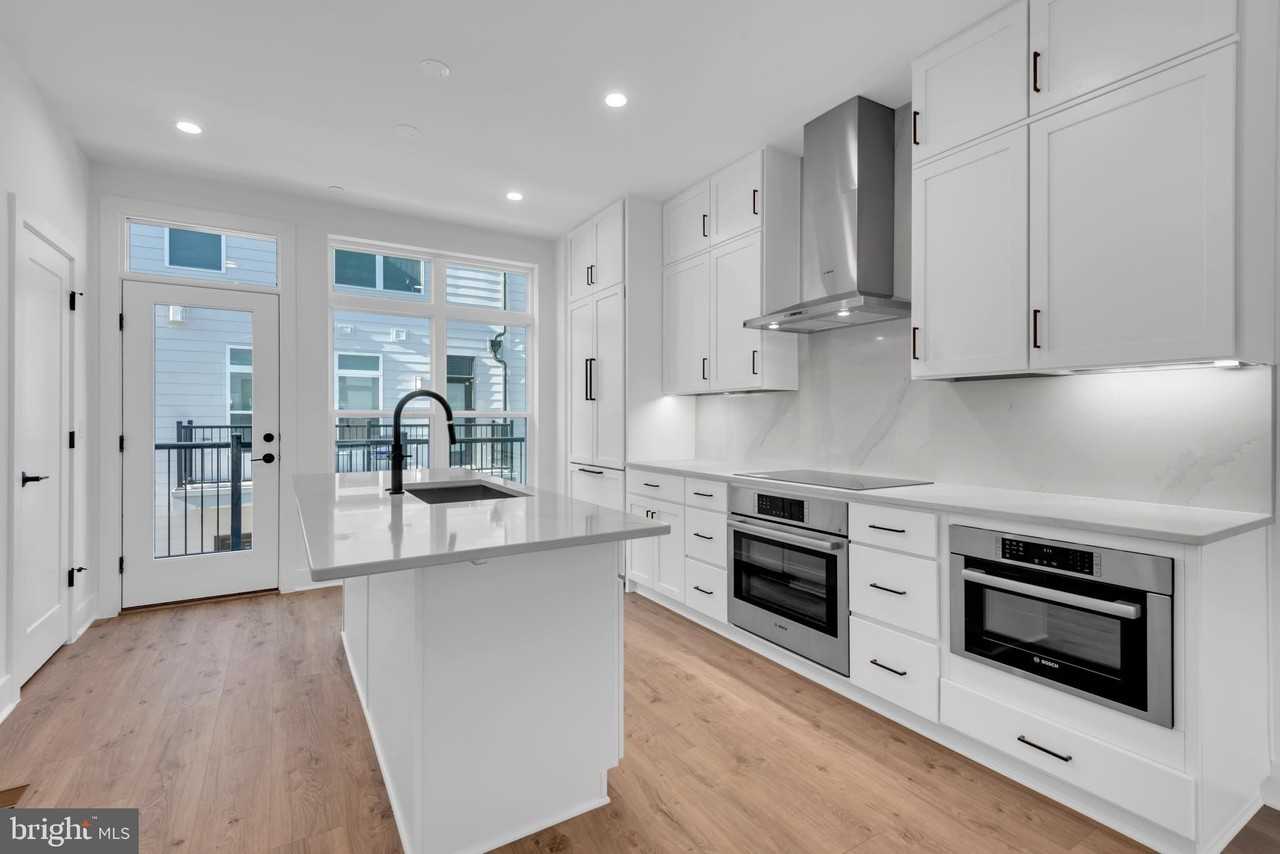 2134 Tysons Ridgeline Rd - Photo 5 of 25