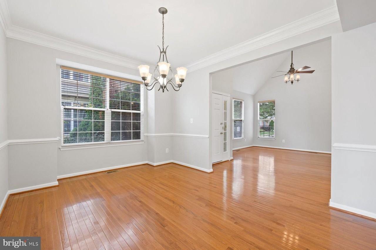 19608 Edgemont Sq - Photo 7 of 50