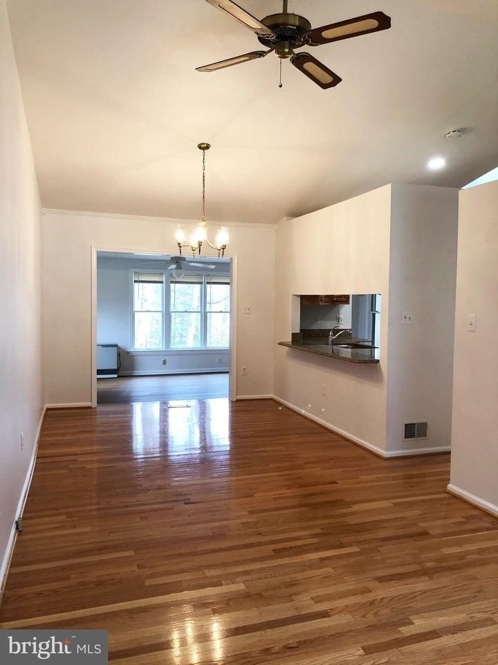 15153 Woodsman Ln - Photo 3 of 20