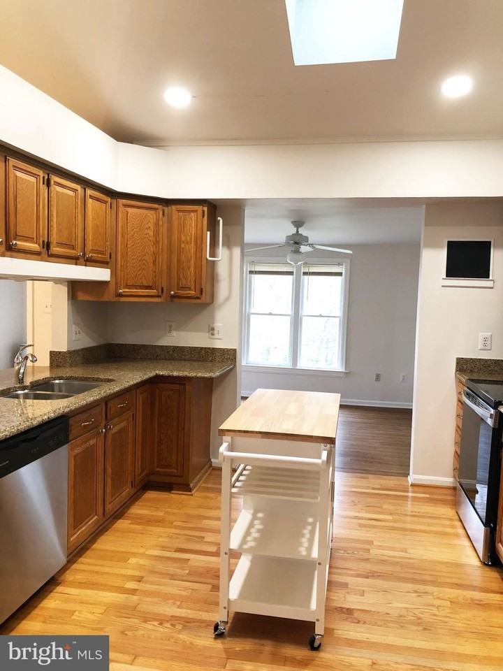 15153 Woodsman Ln - Photo 6 of 20