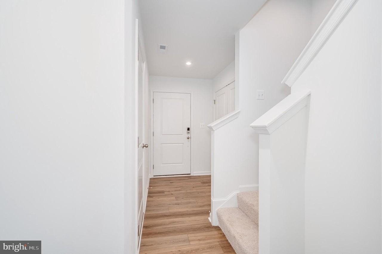 24 Armistead Pl - Photo 5 of 27