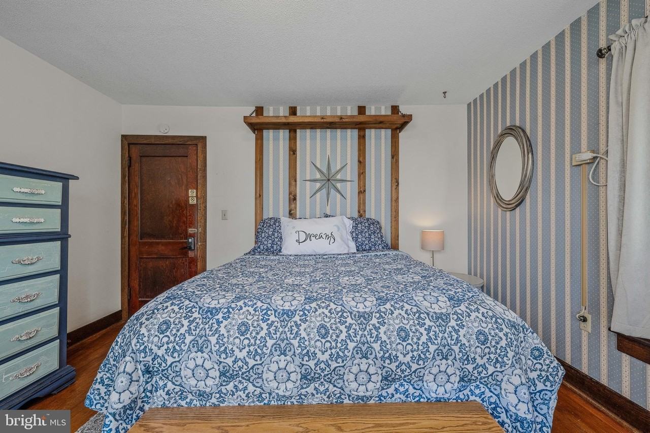 184 Wilkes St Unit 1 #1AND2 - Photo 2 of 17