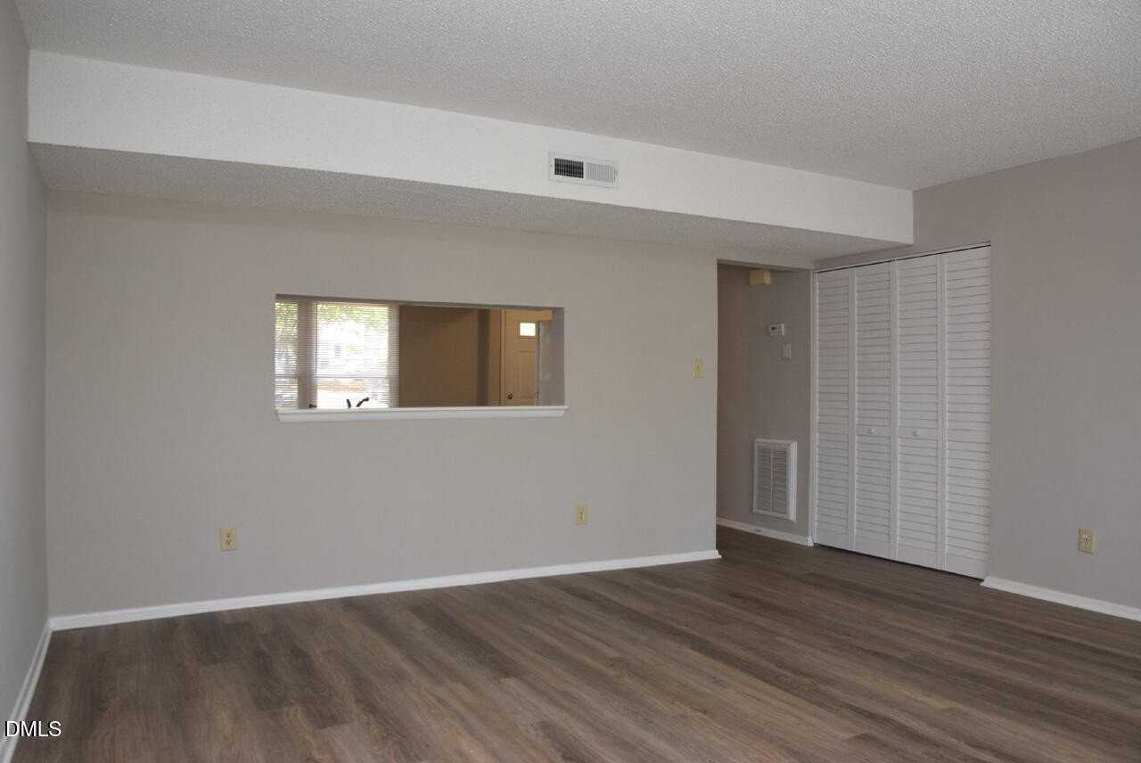 7712 Kingsberry Ct - Photo 5 of 25