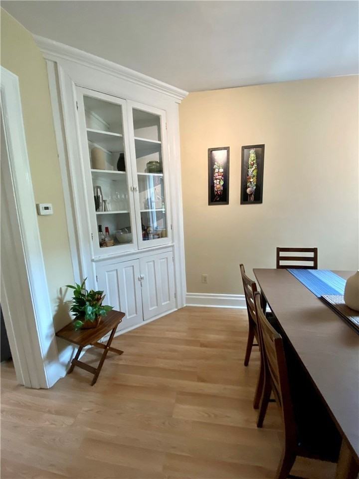 917 Greenfield Ave - Photo 6 of 19