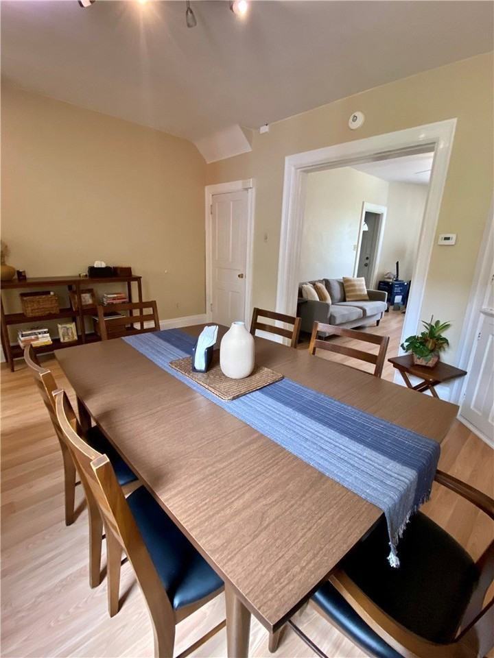 917 Greenfield Ave - Photo 7 of 19