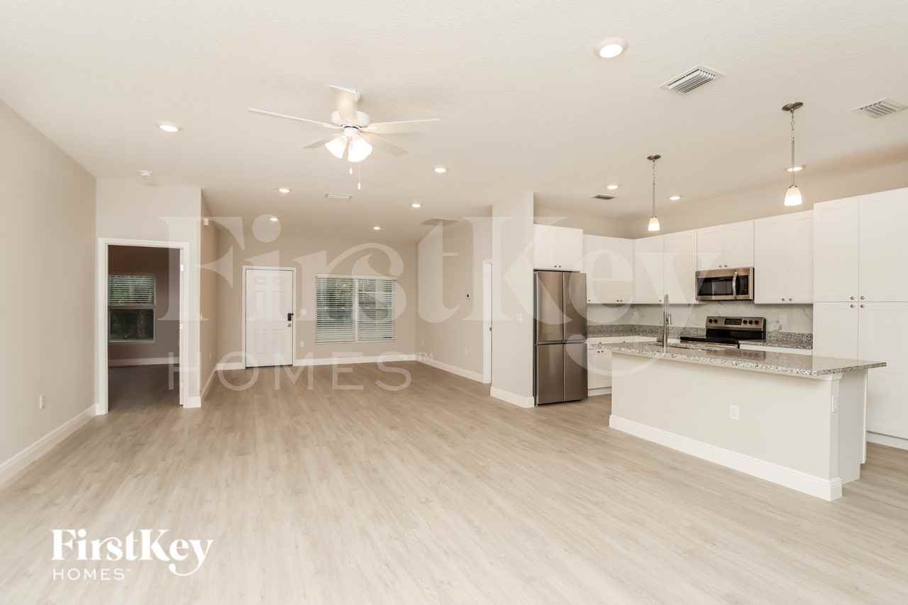 150 Warwick St Se - Photo 4 of 16