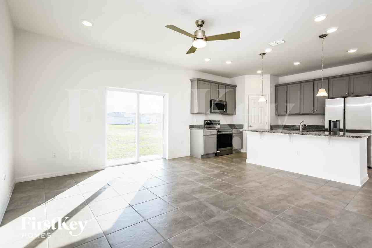 609 Crown Rose Dr - Photo 3 of 16