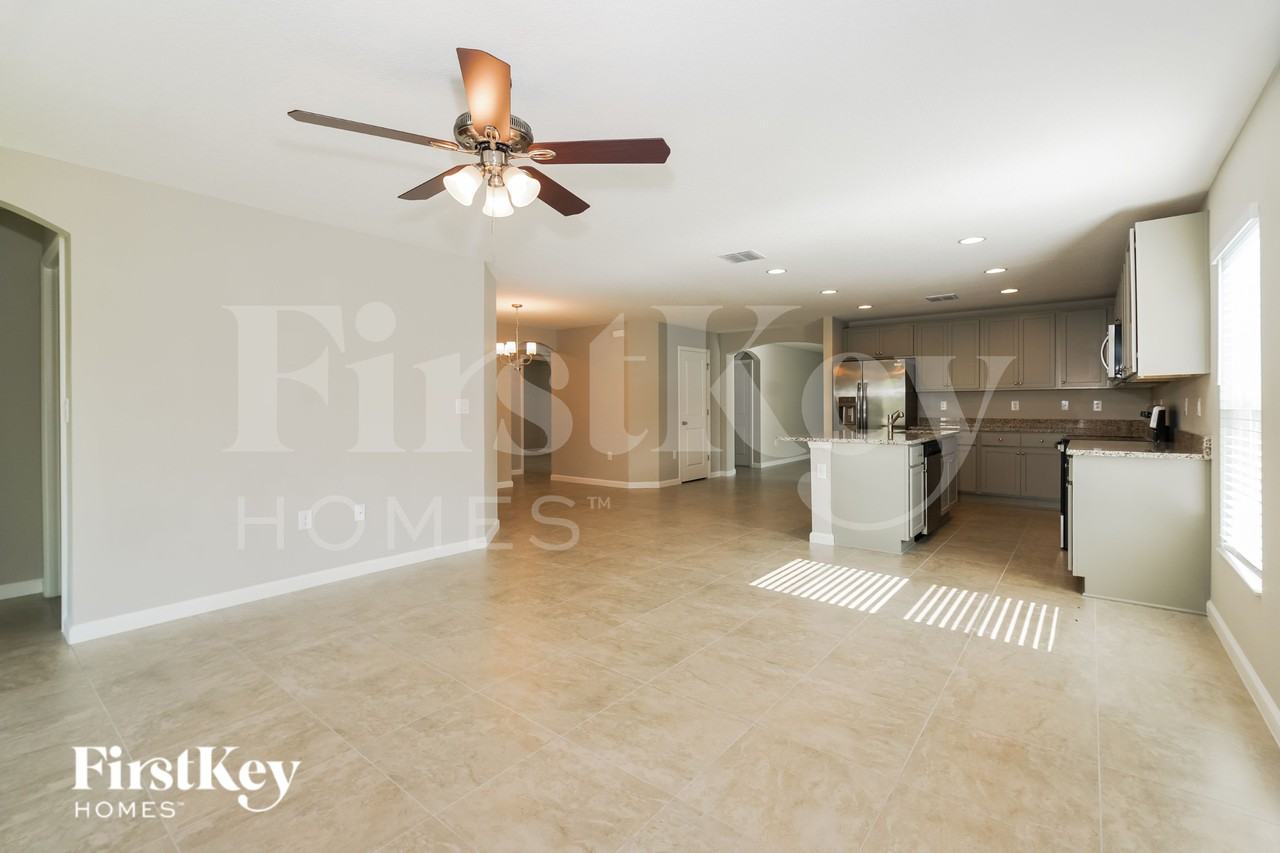 171 Southern Breeze Loop - Photo 4 of 16