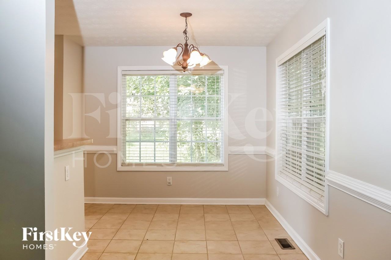 2590 Darlington Ct - Photo 3 of 15