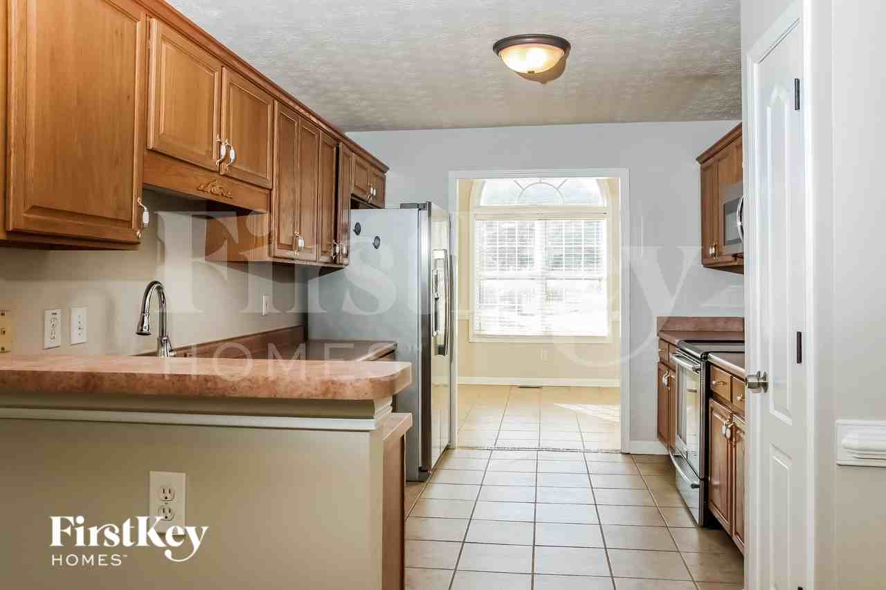 2590 Darlington Ct - Photo 4 of 15