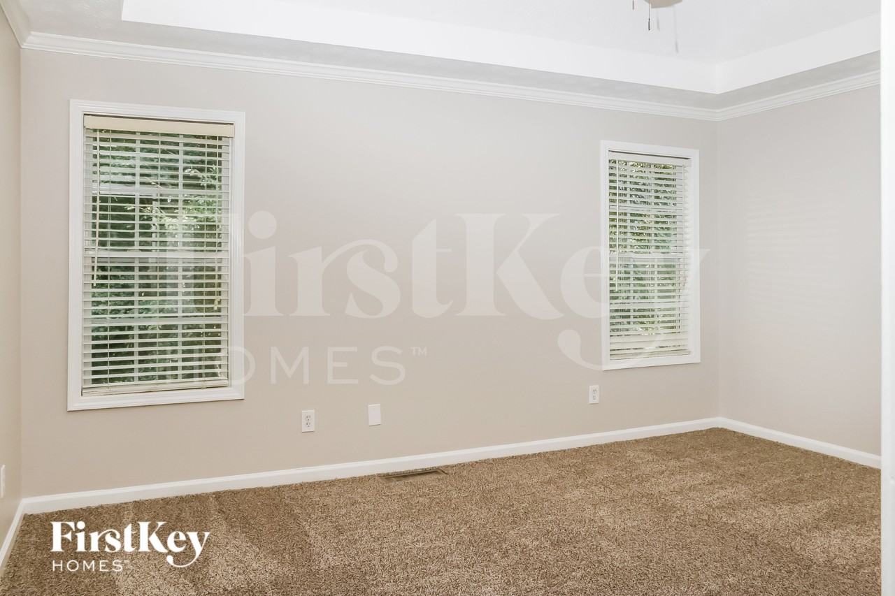 2590 Darlington Ct - Photo 6 of 15