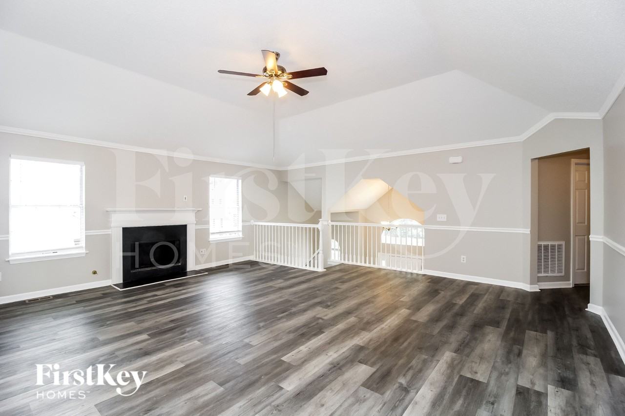 4325 Stonecrest Dr - Photo 4 of 15