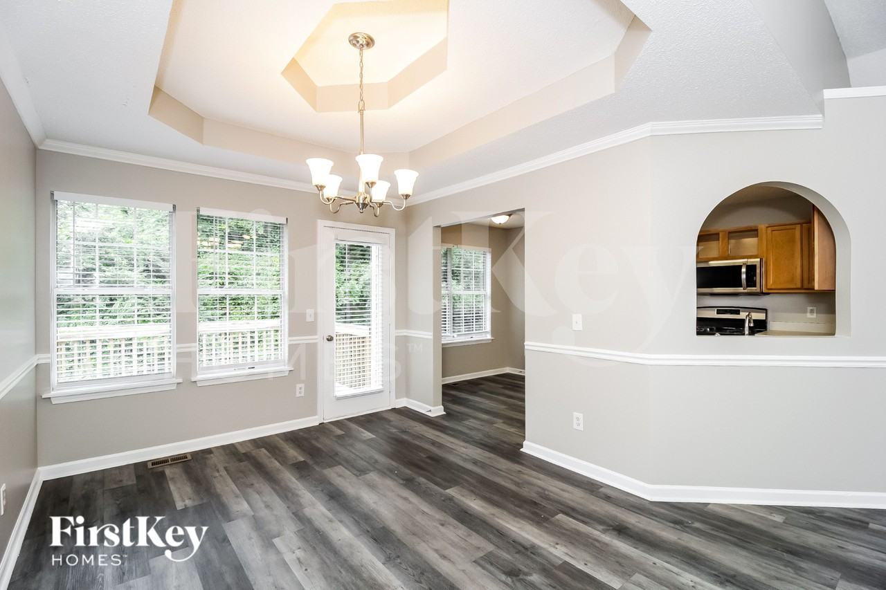 4325 Stonecrest Dr - Photo 5 of 15