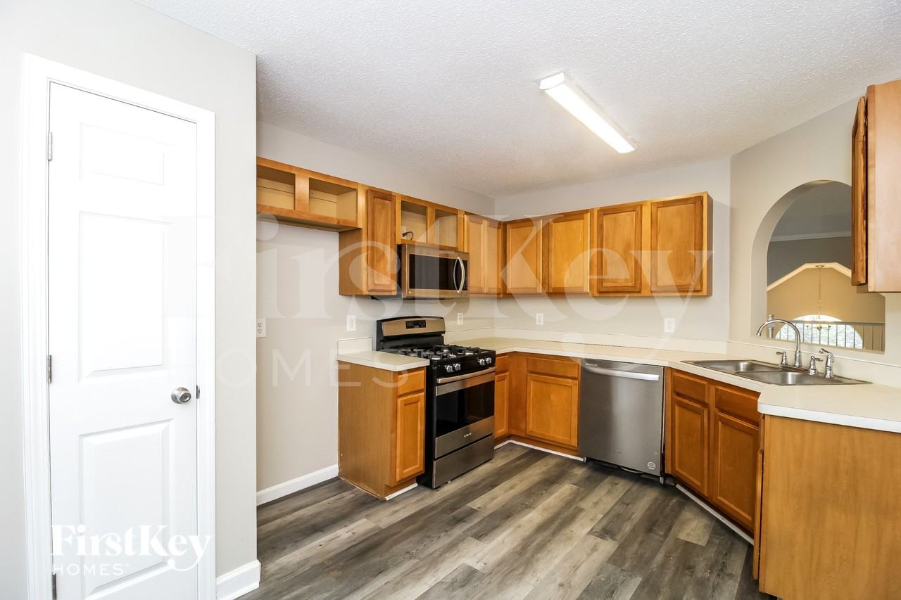 4325 Stonecrest Dr - Photo 6 of 15