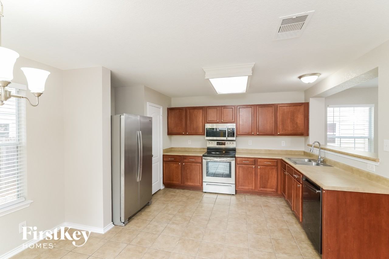 4710 Adkins Trl - Photo 6 of 15